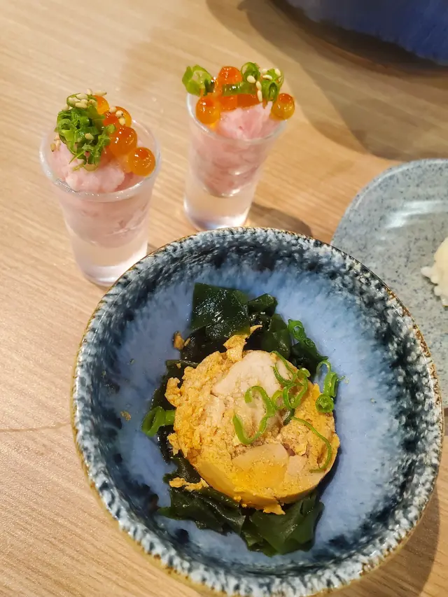 5星比拖羅蓉三文魚籽杯, 鮟康魚肝似貓糧