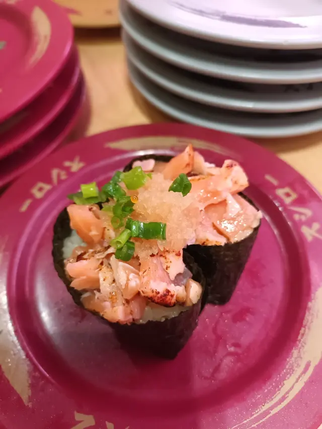 三文魚半敲燒軍艦