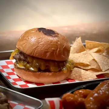 The Smash Burger 招牌芝士牛肉汉堡