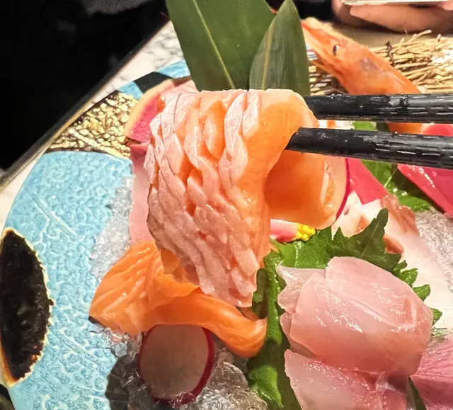 三文魚腩刺身