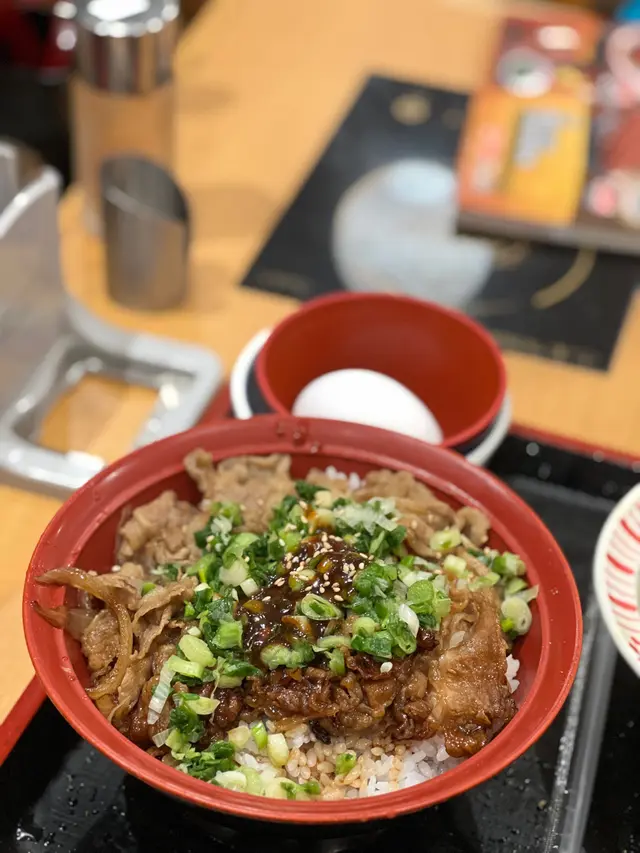 香蔥溫泉蛋牛丼 