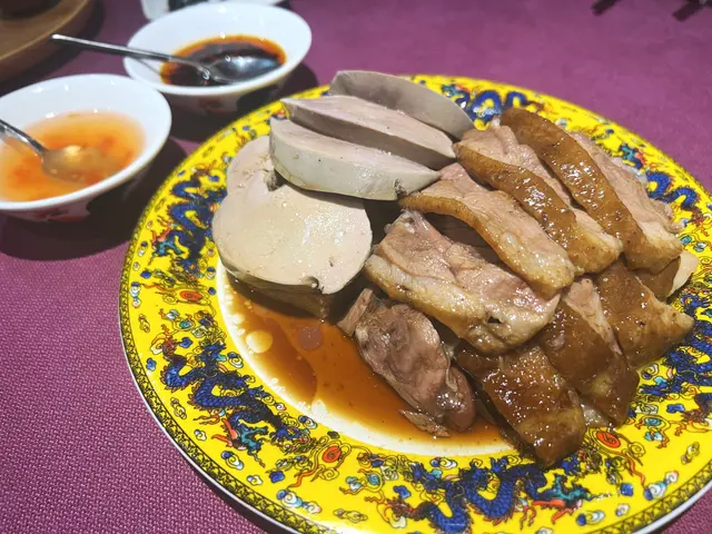 滷水鵝片拼秘制鵝肝