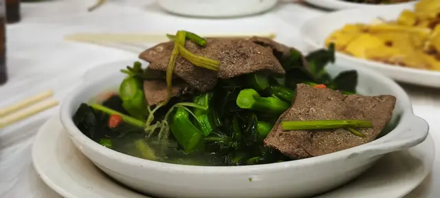 豬潤味道香而且嫩滑，加咗杞子同芹菜調味，菜心苗新鮮嫩綠🥗