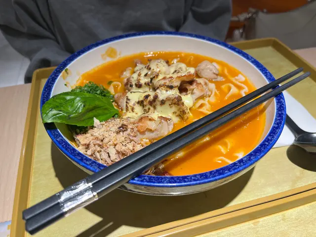 煙燻芝士雞柳自家鮮製蕃茄濃湯刀削麵