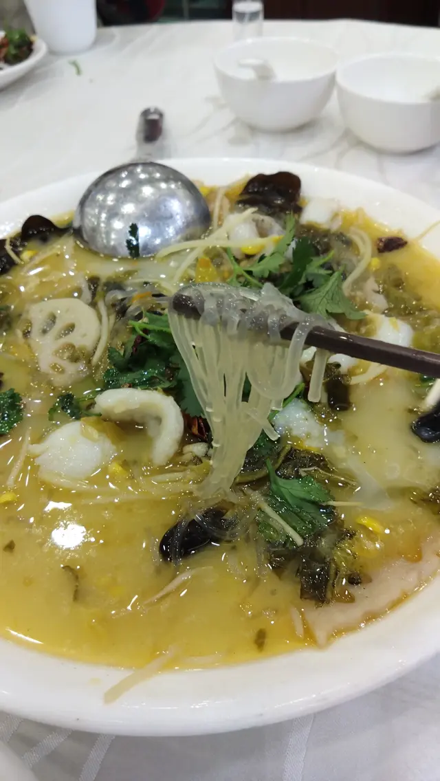 晶瑩的薯粉，入口帶煙韌又掛湯