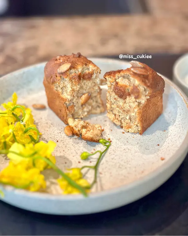 Sour milk bread "Rye, spelt, barley, oats" & home made butter