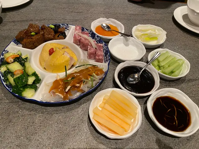 至尊拼盤及北京填鴨的配料