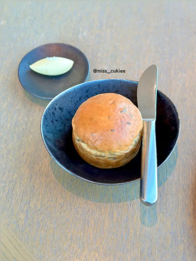 法式白麵豉紫菜軟包和原味牛油