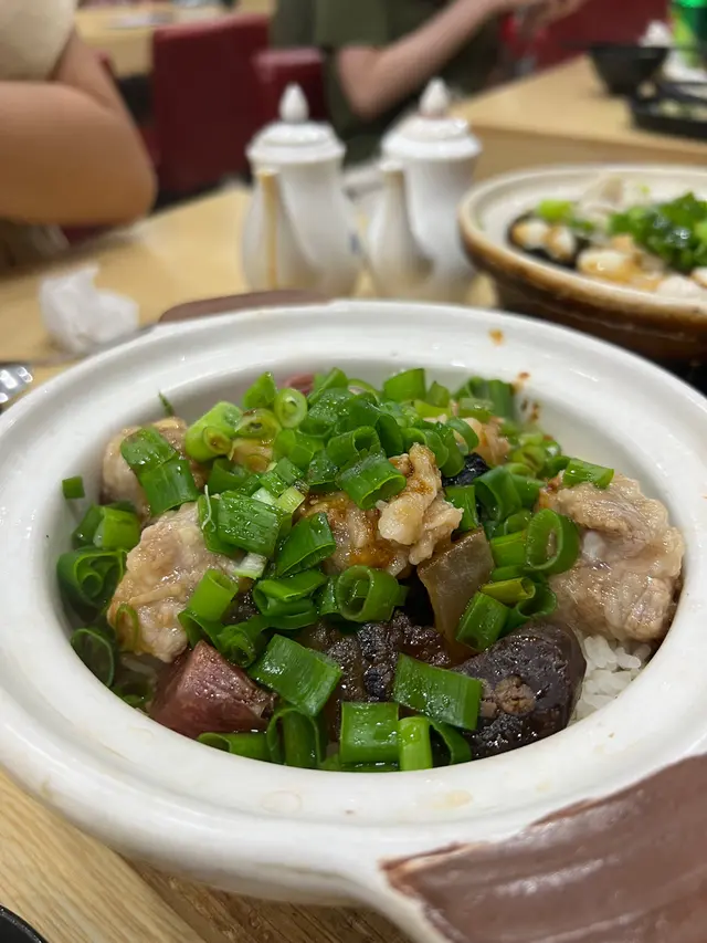 臘味排骨煲仔飯