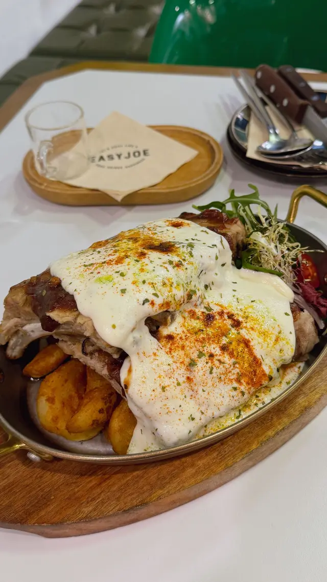 熱熔芝士燒烤醬豬肋骨