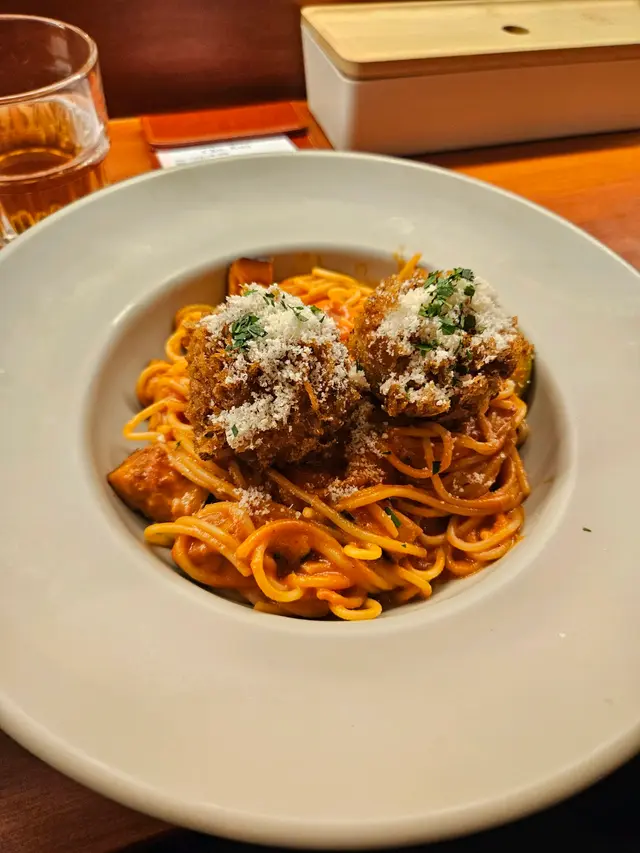 意式吉列牛肉丸蕃茄汁意粉