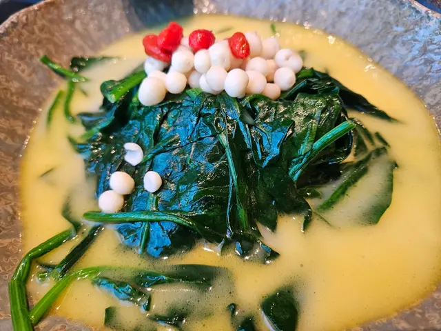 鮮白合濃雞湯浸bb菜苗