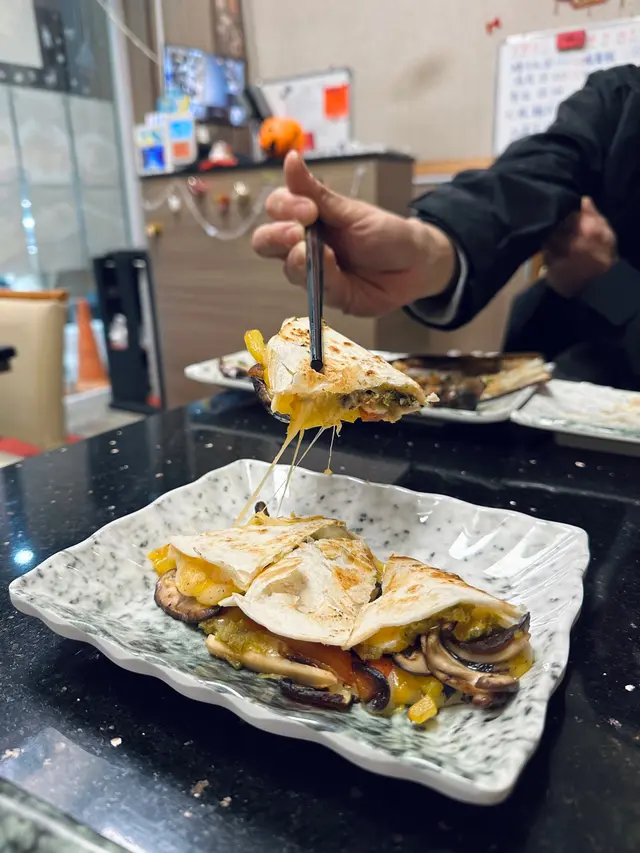 黑松露什菇墨西哥薄餅