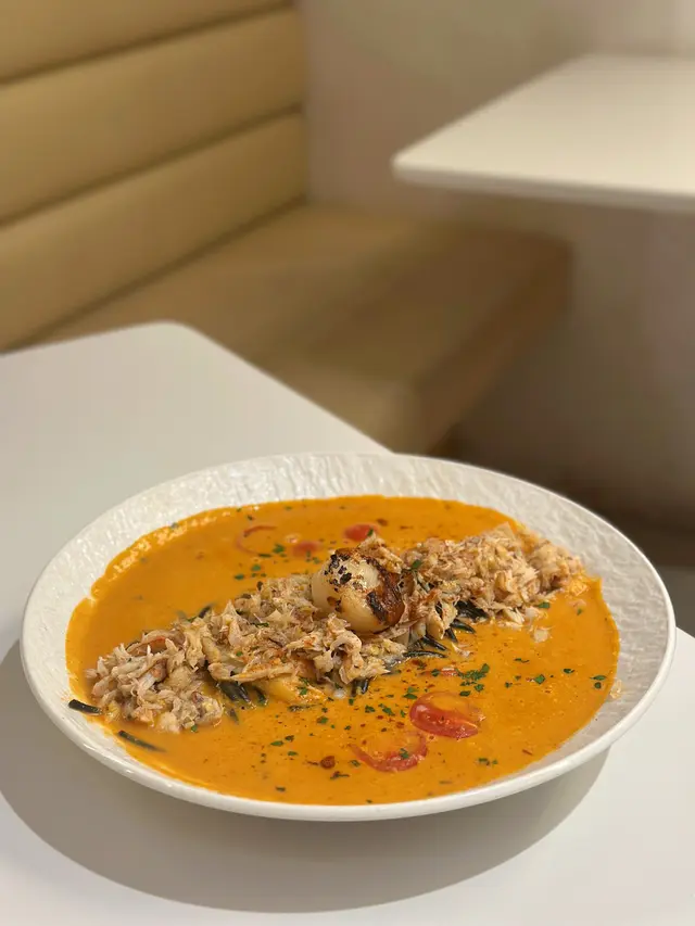 龍蝦濃湯蟹肉帶子麵