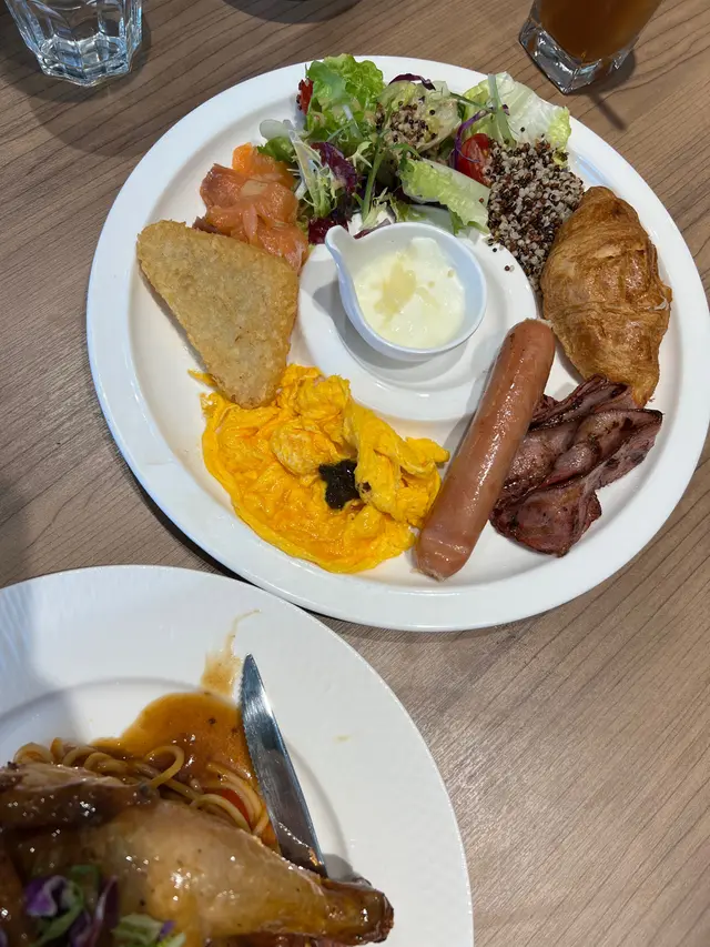 WAKE UP All Day Breakfast