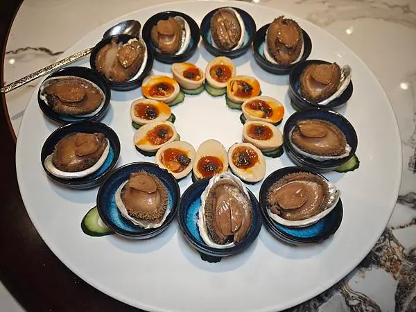冰鎮鮑魚伴溏心蛋