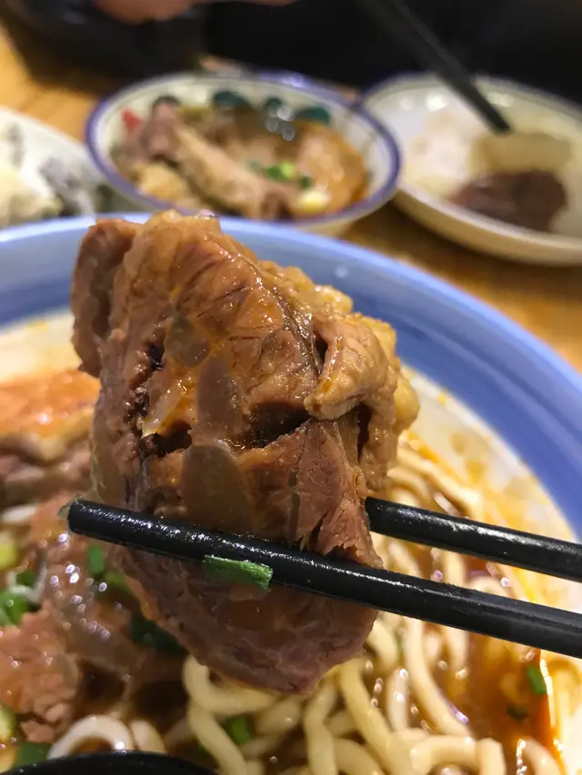 招牌紅燒牛肉麵