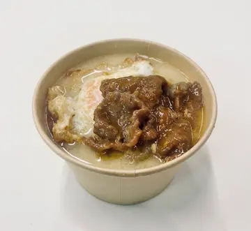 沙嗲牛肉煎蛋公仔面