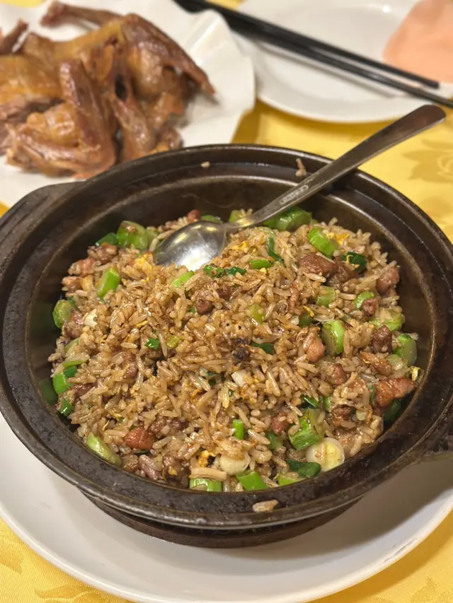 石鍋大少鴿鬆炒飯