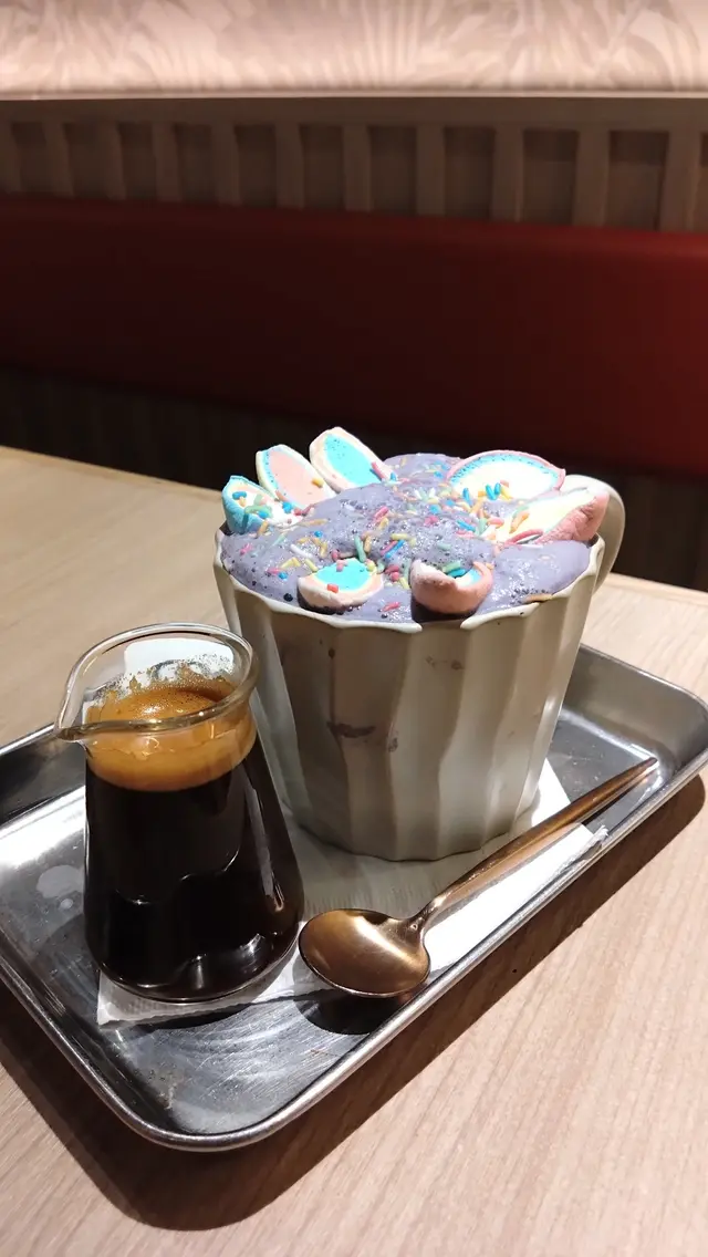 熱繽紛獨角獸咖啡