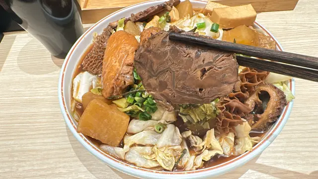 台灣嘅牛筋肉即牛展,
筋膜紋理清晰可見、平衡相間,咬口十足!☺️