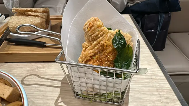 炸雞棒炸至金黃酥脆,
雞肉保持鮮嫩多汁,
鹽酥口味幾惹味,可以encore!😎