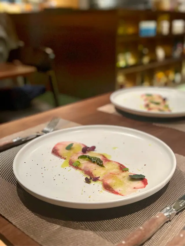 本灣章紅生魚薄片