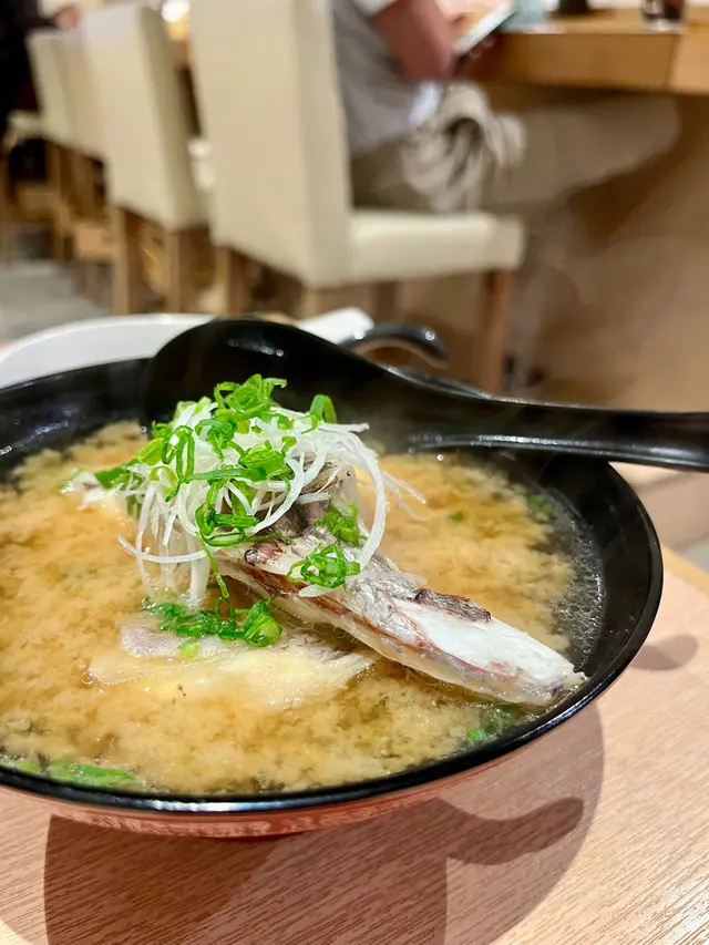 真鯛魚頭麵豉湯