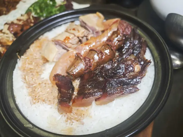 腊味煲仔飯