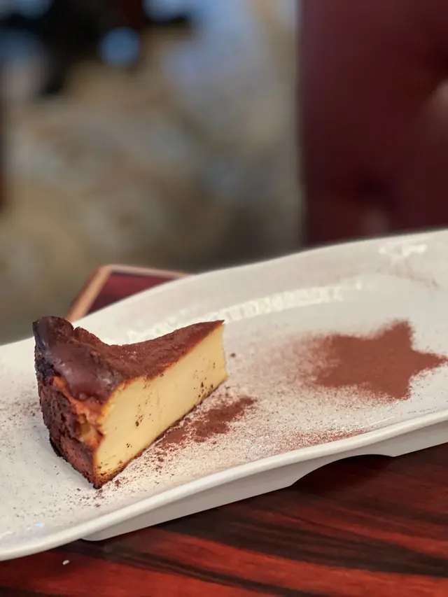 西班牙巴斯克焦香芝士蛋糕 
