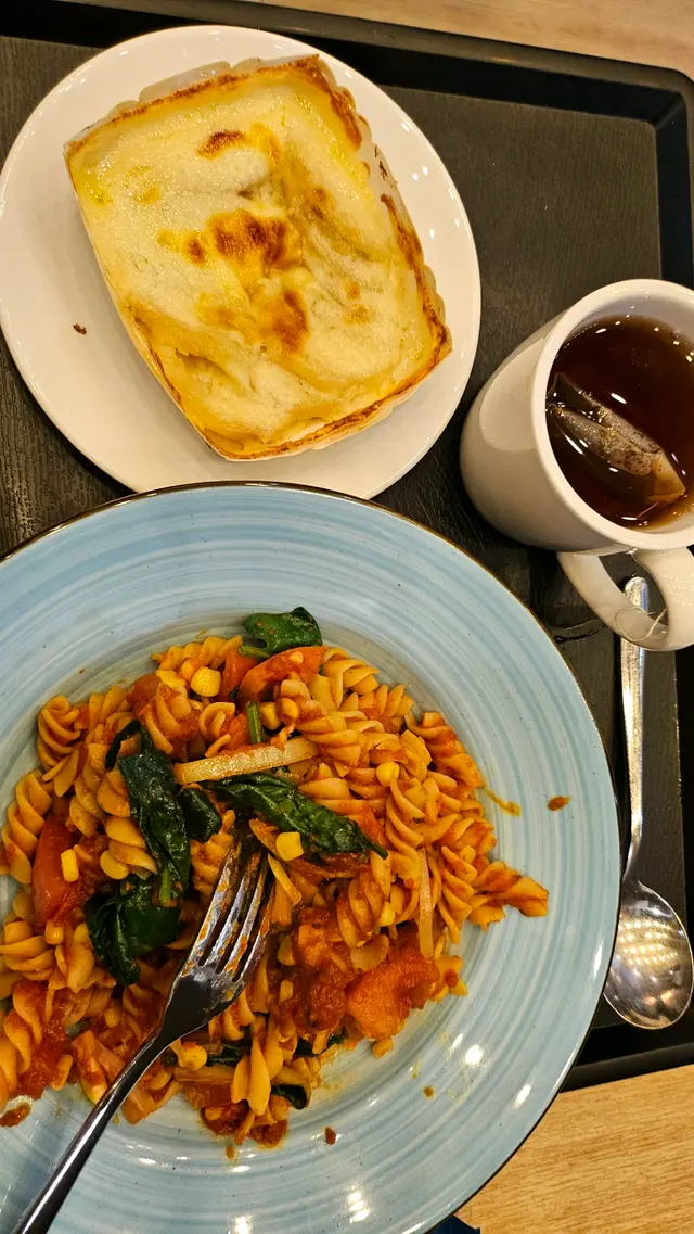 蕃茄粟米螺絲粉，薯批