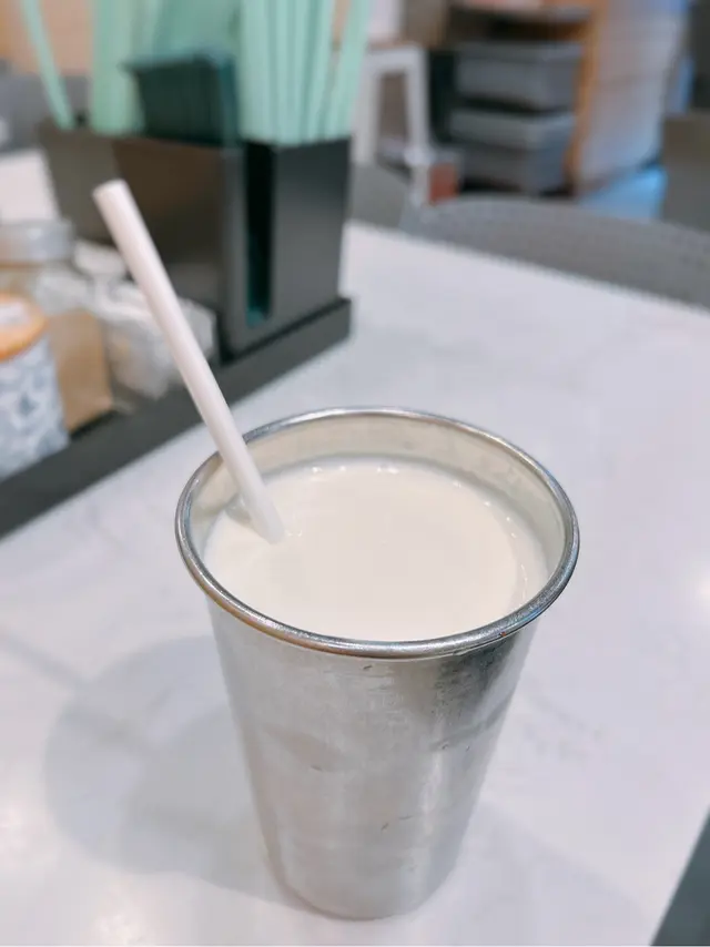 芝士岩鹽奶蓋炭燒烏龍茶