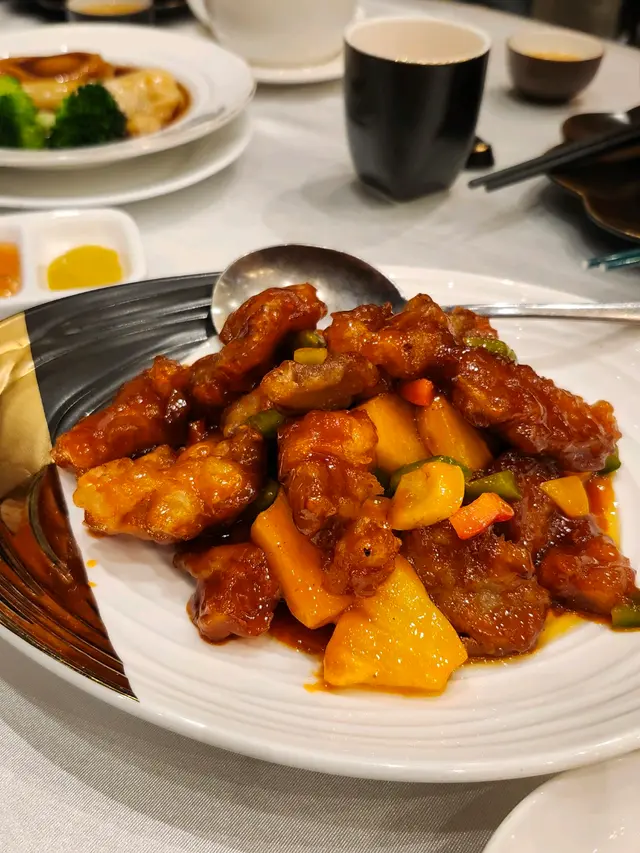 脆皮鳳梨咕嚕肉