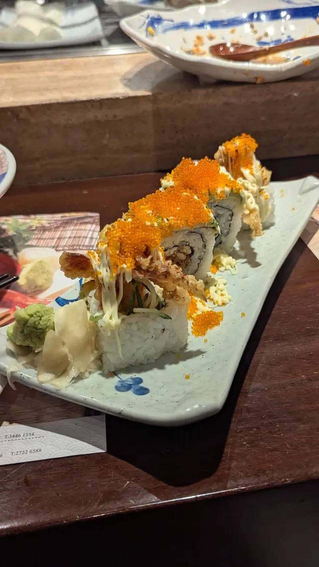 牛油果軟殼蟹卷