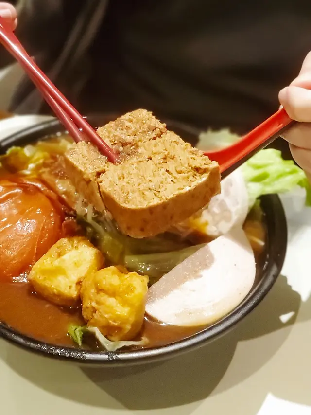 蟹膏蕃茄湯檬