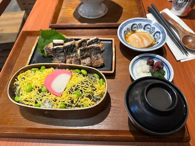 白燒生燒鰻魚丼