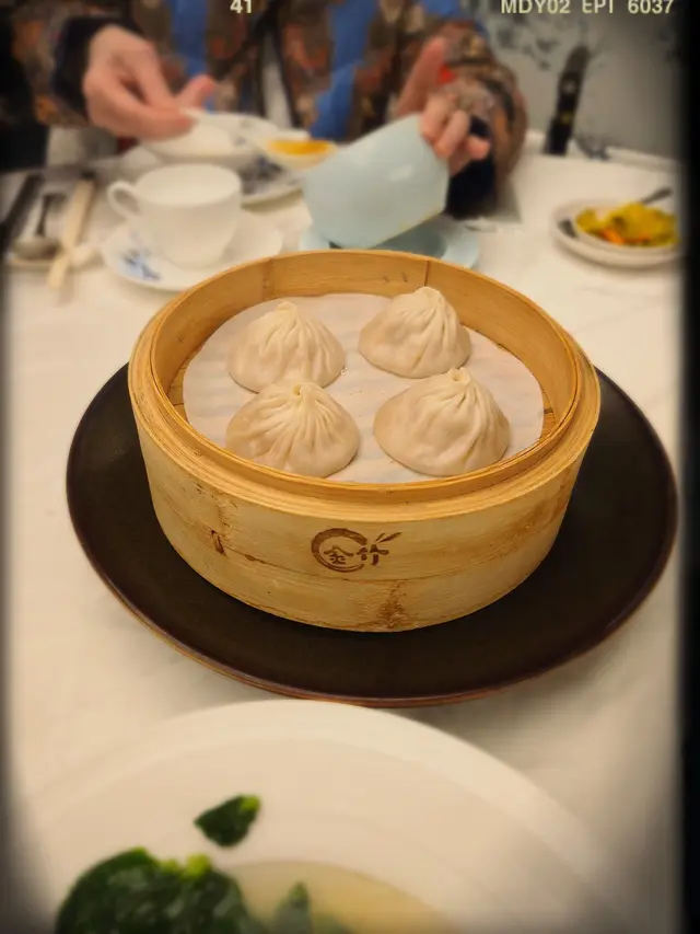 招牌灌湯小籠包