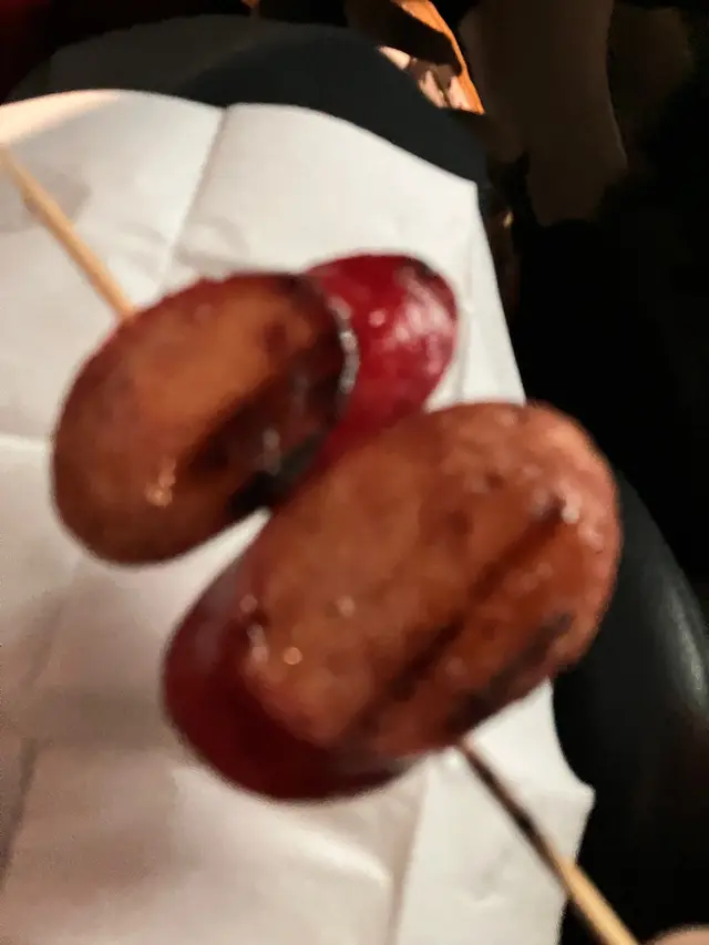 食過好多次
忍唔住要出推介
只買紅腸串燒
無肥膏厚肉超爆美味