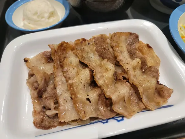 燒牛肉定食$70