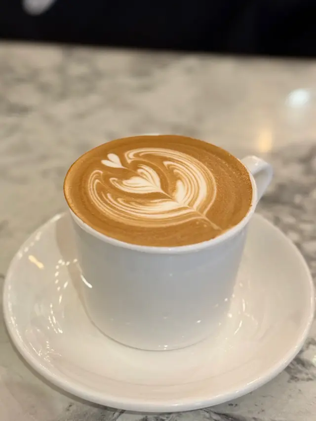 FLAT WHITE
