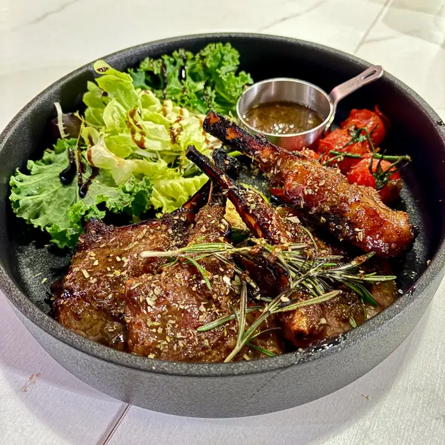 法式芥末籽蜜糖烤羊架