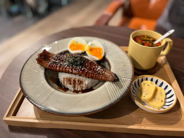 秘製蒲燒鰻魚飯配流心蛋
