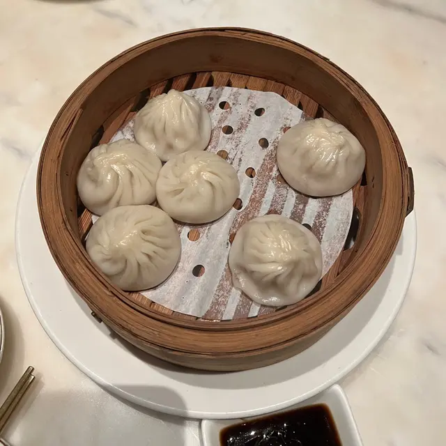  霸王小籠包 （6隻）