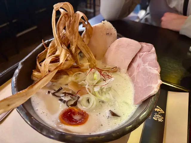 極濃雞白湯拉麵