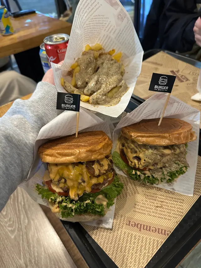 雙層安格斯牛芝士漢堡