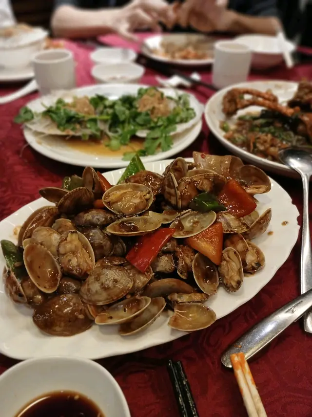 這是最意想不到的菜式,食客只需要分享照片及食評到社交平台,即可獲一碟( 每檯只限1碟), 但沒想過 size沒有縮細,而且蜆的鮮味突出,甚有驚喜。