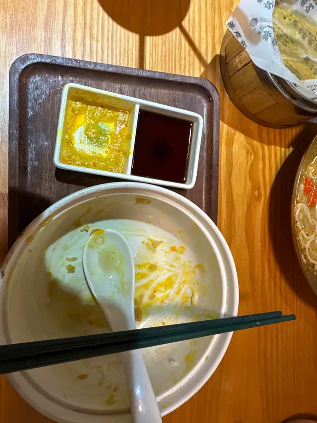 豬頸肉蛋蓋飯(好味到食晒先影)  