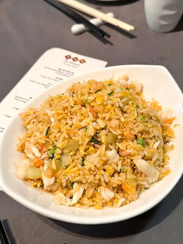 蟹肉鮮蝦蝦乾蝦醬炒飯