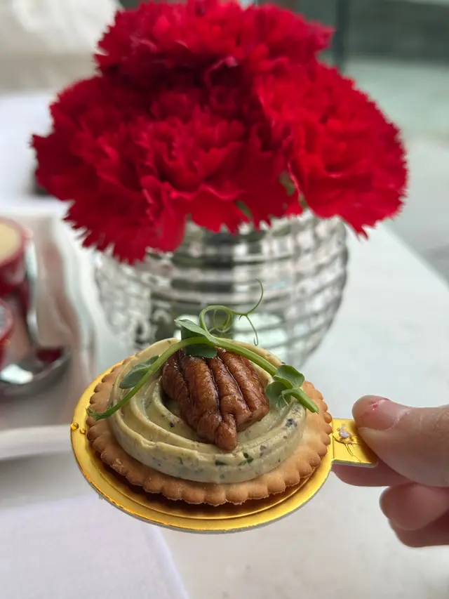 小紅莓碧根果人配忌廉芝士伴脆餅