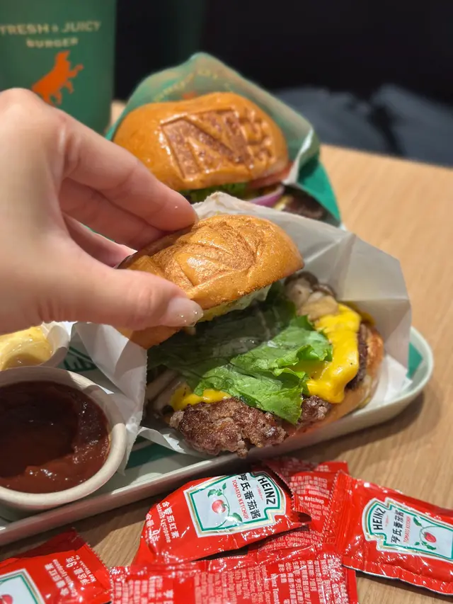 特級松露醬牛前腩漢堡